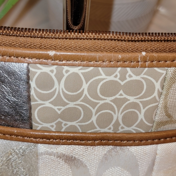 ✨️Authentic Coach Patchwork Crossbody✨️ - Picture 7 of 9